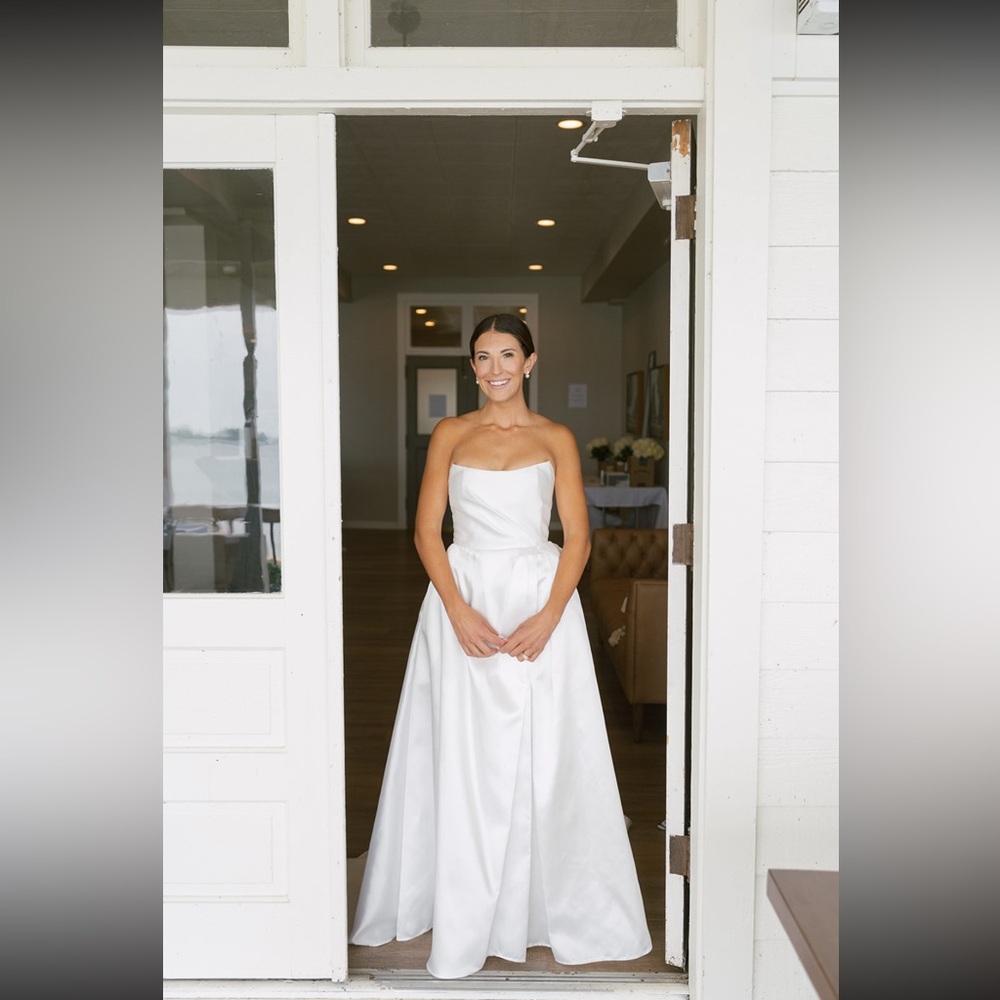 Alena Leena wedding gown